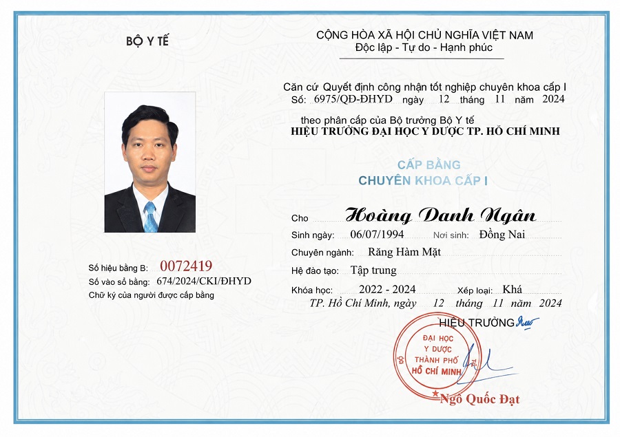 bằng của bác sĩ ngân 1