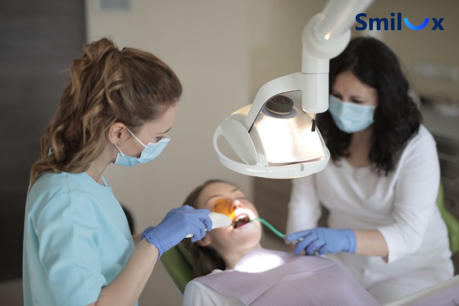 Thời gian dán răng sứ mất bao lâu còn phụ thuộc vào tình trạng răng