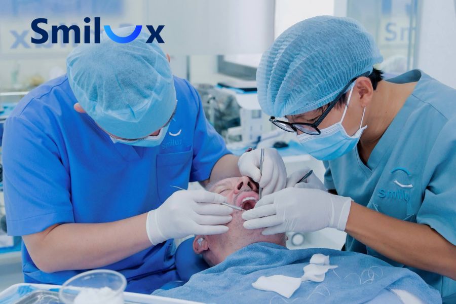 Cần kiểm tra cầu răng và trụ răng với bác sĩ để có hướng giải quyết kịp thời