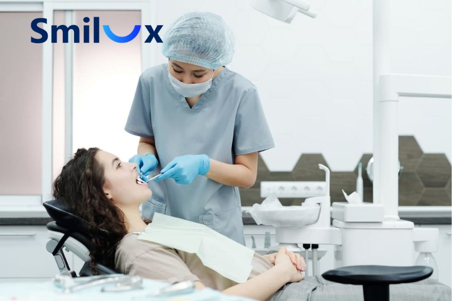 Cầu răng sứ hở có thể dẫn đến viêm nướu, hôi miệng và làm hỏng hoàn toàn răng trụ