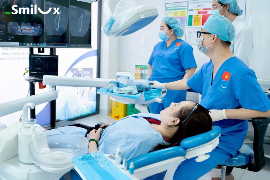 Smilux Clinic - Địa chỉ trồng răng, cầu răng sứ uy tín tại TPHCM