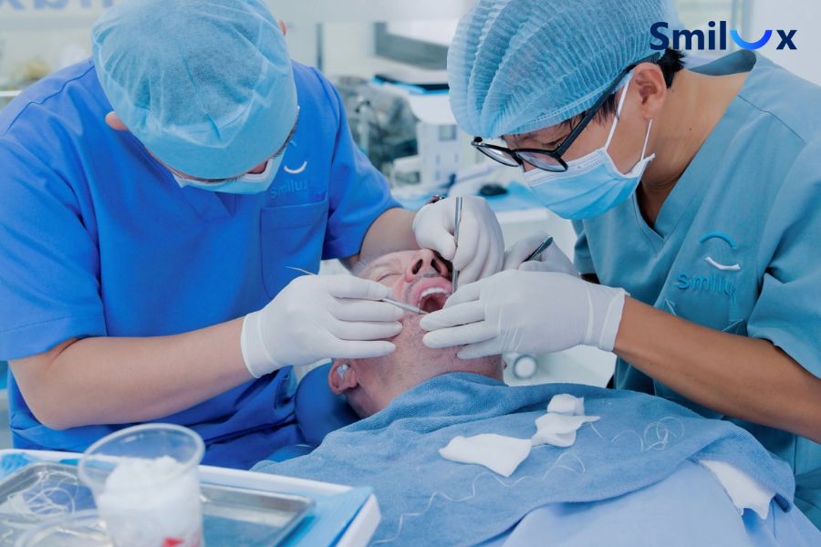 Nha Khoa Smilux sở hữu đội ngũ bác sĩ giàu kinh nghiệm
