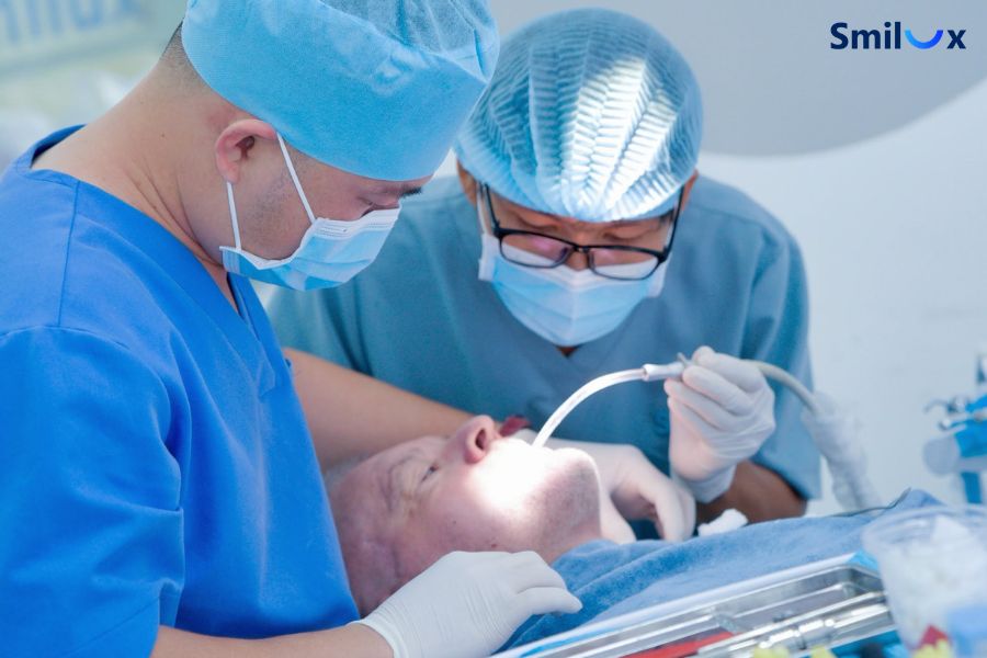 Đội ngũ y bác sĩ có nhiều năm kinh nghiệm tại Smilux