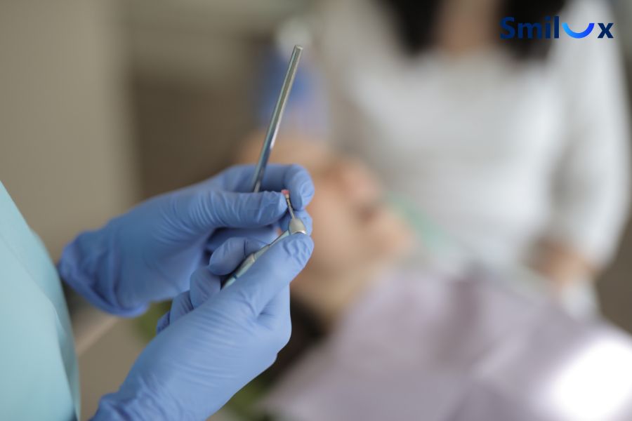 Dán răng sứ bị hôi miệng do kỹ thuật dán chưa chuẩn