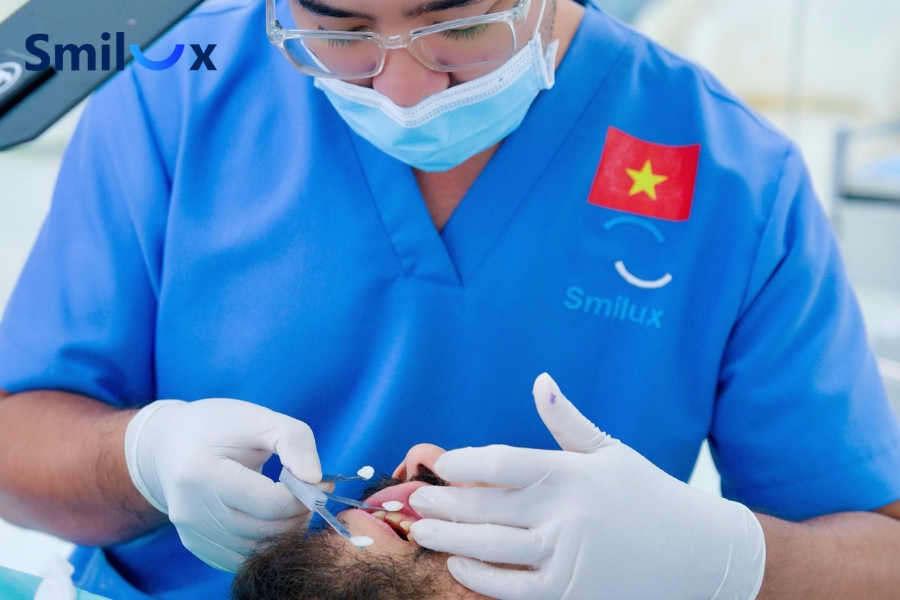 Làm răng sứ trả góp là hình thức chia nhỏ chi phí làm răng thành nhiều kỳ thanh toán