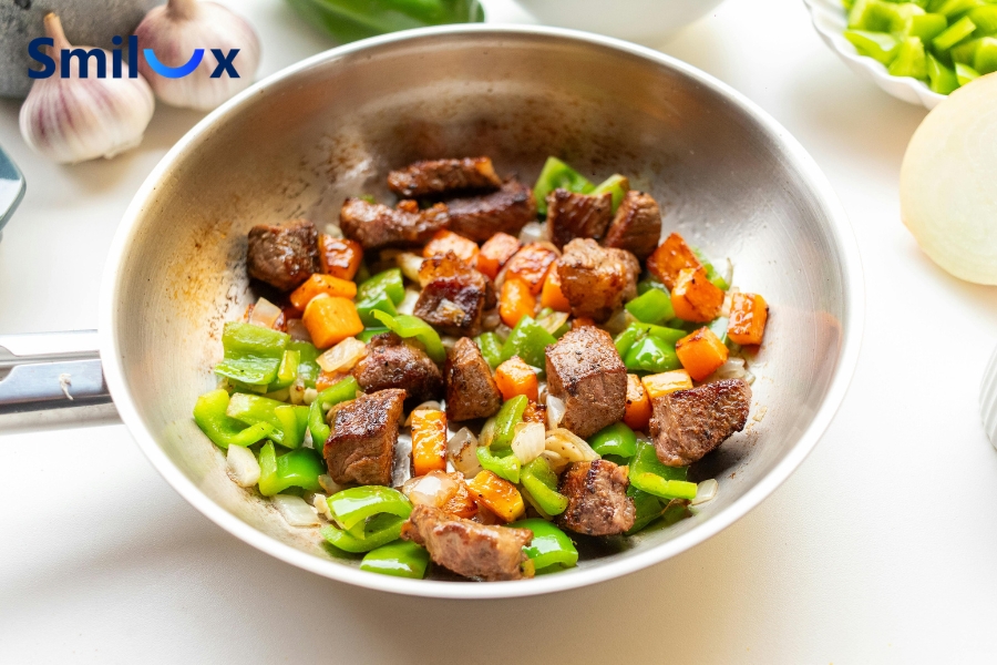 Bệnh nhân nên bắt đầu ăn thịt bò bầm, xay nhuyễn trước