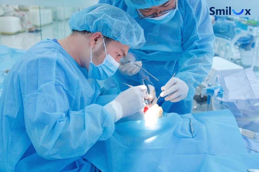Nếu chỉ bị viêm nhẹ có thể điều trị dứt điểm tình trạng viêm sau đó bọc lại sứ