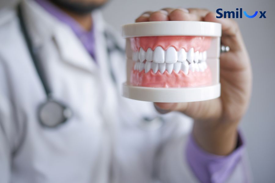 Răng mọc lệch nhẹ có thể bọc sứ để cải thiện